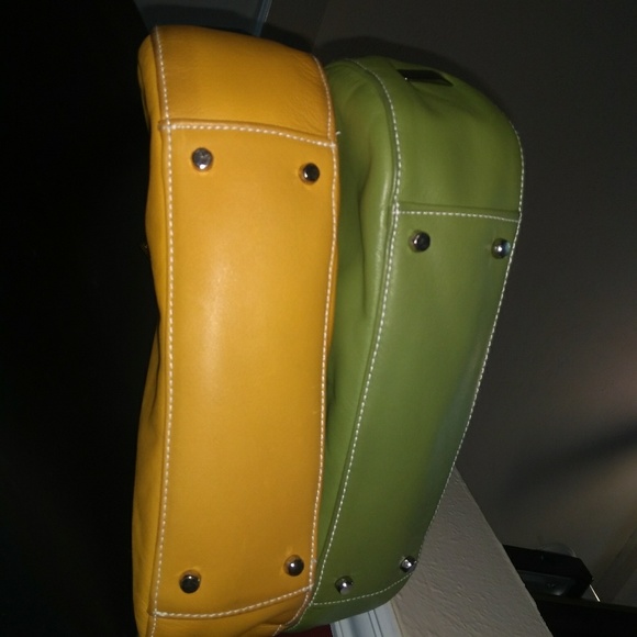🛑 SOLD 🛑Perli Purses - Lot of 2 (Yellow & Green) - Picture 2 of 8